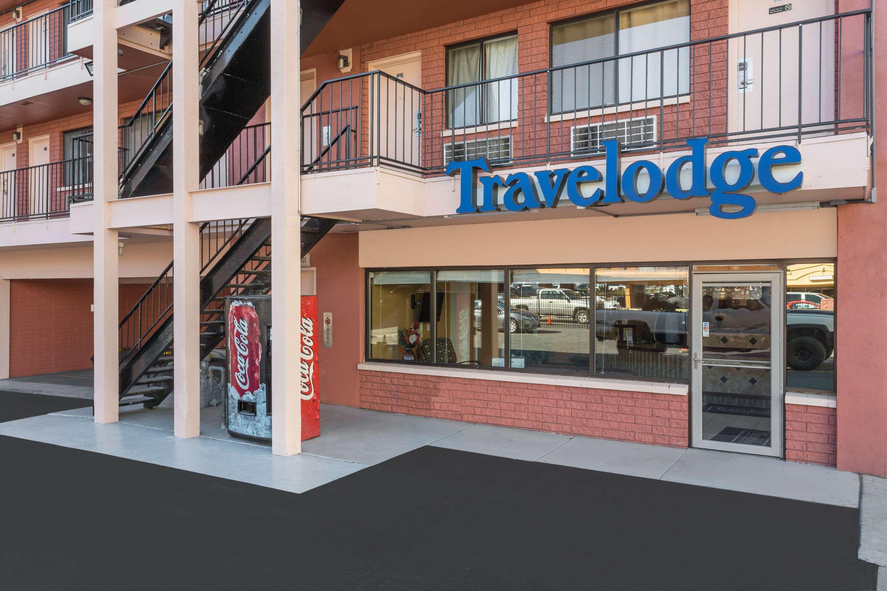 Travelodge By Wyndham Рино Екстериор снимка