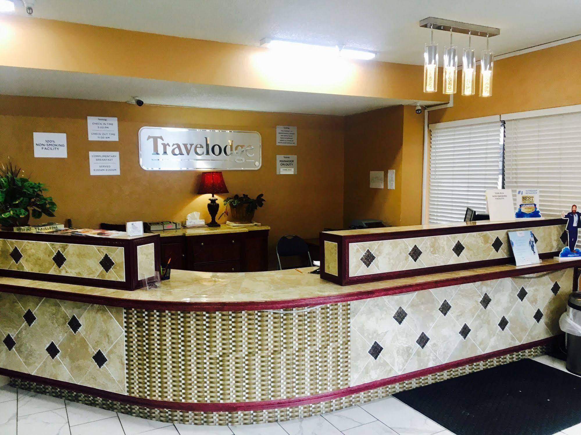 Travelodge By Wyndham Рино Екстериор снимка